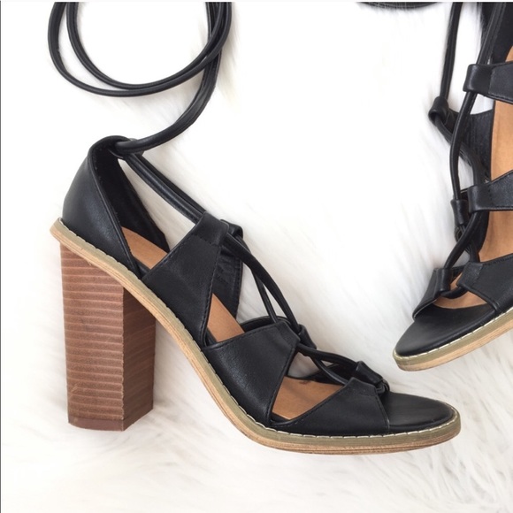 URBAN Outfitters, Black Tan Lace Up Heel - Picture 3 of 8